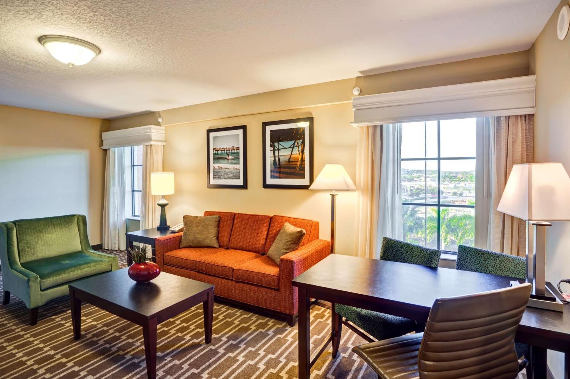 Embassy Suites Fort Myers - Естеро Екстер'єр фото