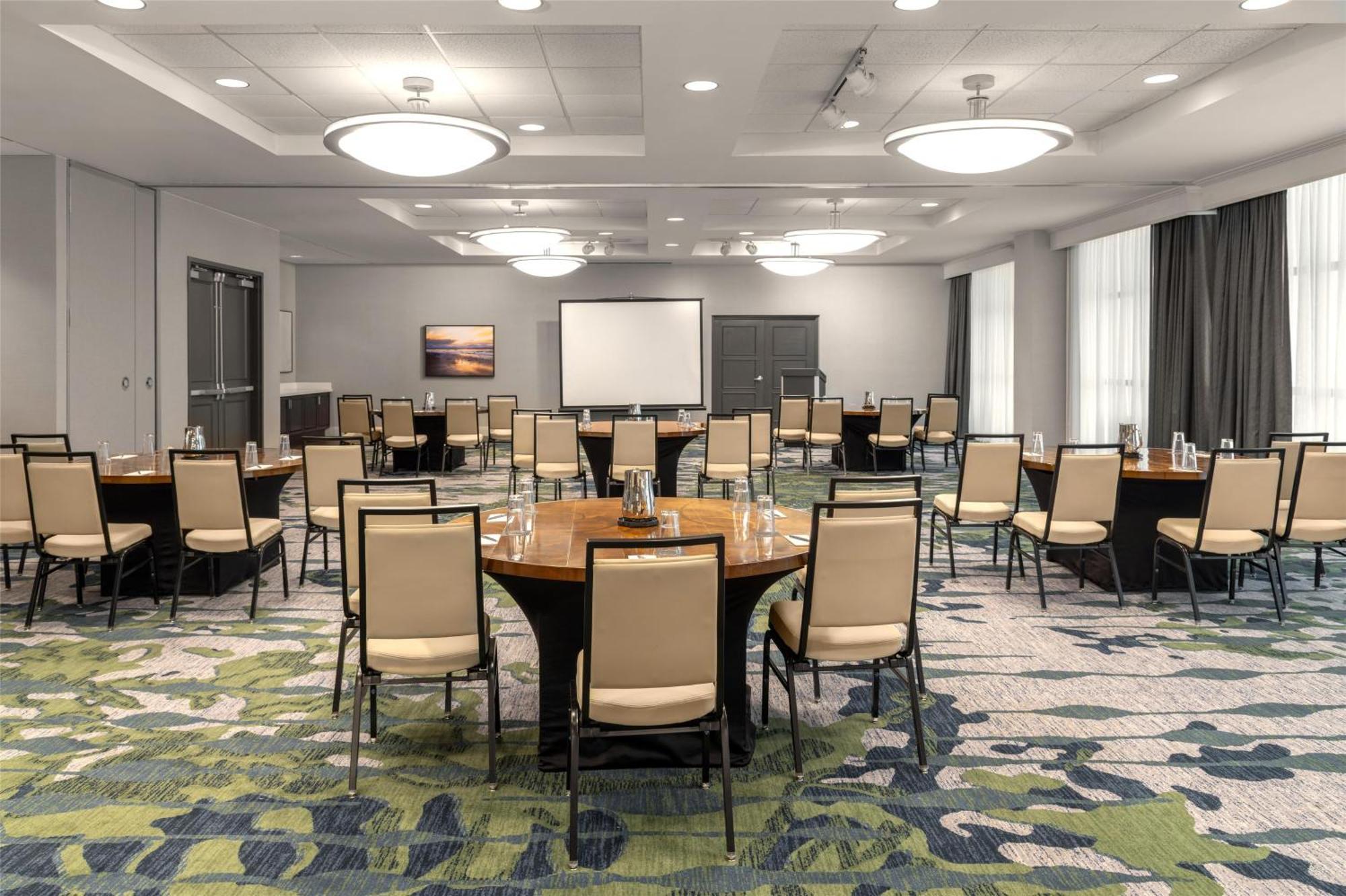 Embassy Suites Fort Myers - Естеро Екстер'єр фото
