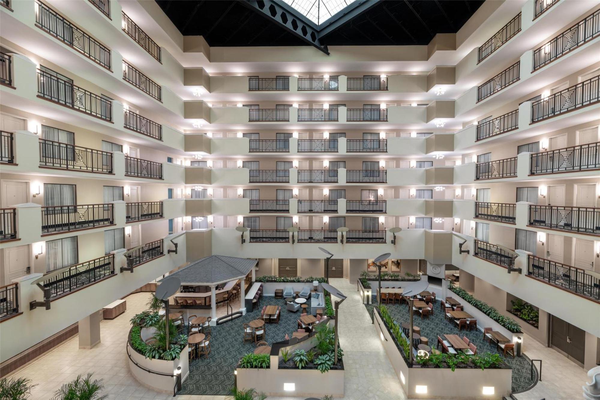 Embassy Suites Fort Myers - Естеро Екстер'єр фото