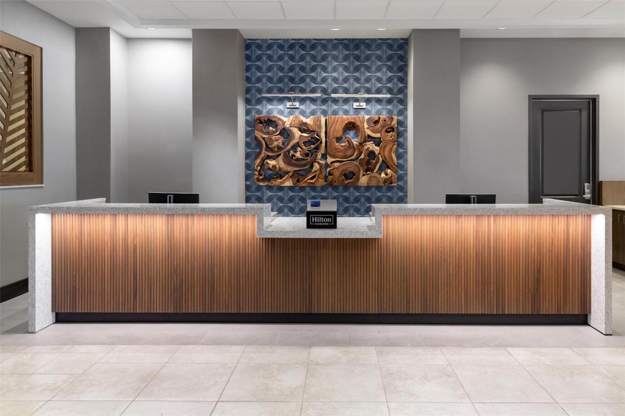 Embassy Suites Fort Myers - Естеро Екстер'єр фото